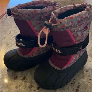Sorel girls snow boots size 8